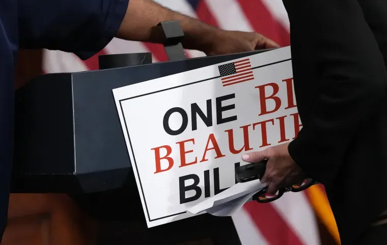 Acciones que Podrías Vender Ahora que la Ley “One Big Beautiful Bill” de Trump es Oficial